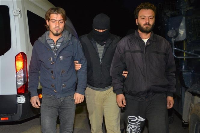 Thổ Nhĩ Kỳ bắt giữ 99 nghi phạm khủng bố